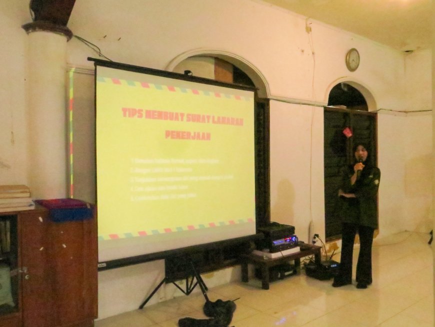 Bersiap Hadapi Dunia Kerja, Anak Panti Al-Jannah Dapat Bekal dari Mahasiswa Informasi dan Humas UNDIP