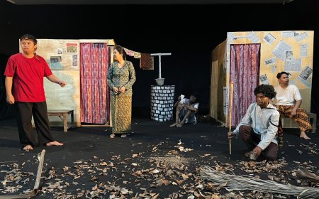 Teater Candrawama PBSI UPGRIS Hidupkan Naskah Malam Jahanam di Panggung SMA N 1 Mranggen