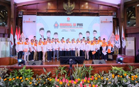 Usung Filosofi "Nguwongne Wong" untuk Perkuat Pelayanan Publik, DPW PKS Jateng Kukuhkan Pengurus Baru