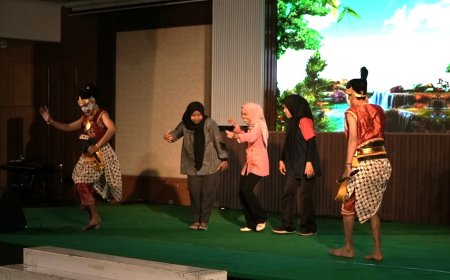 Mahasiswa UPGRIS Bikin Gebrakan: Wayang Orang Sriwedari Sukses Bikin Kampus Berguncang oleh Tawa
