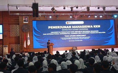 Dari Desa ke Kolaborasi Global, UPGRIS Lepas 587 Mahasiswa KKN dan 17 Peserta Internasional dari UTM Malaysia