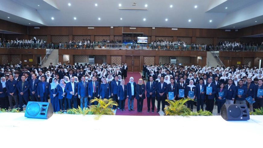 UPGRIS Lantik Lemawa-Ormawa 2026, Rektor Tekankan Resiliensi Jadi Kunci Mahasiswa Hadapi Tantangan