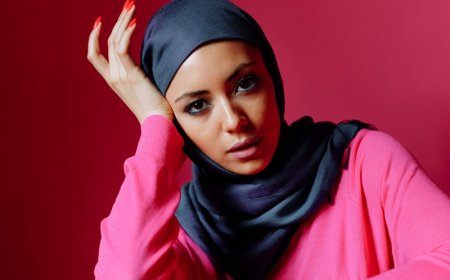Baju & Gamis Pink Cocok dengan Jilbab Warna Apa? Ini Opsinya!