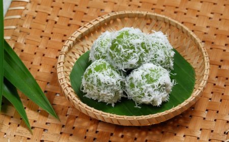 Cara Membuat Kue Klepon yang Kenyal Lembut dan Lumer di Mulut