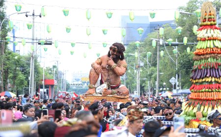 Semarang Gelar Pawai Ogoh-Ogoh Meriah, Harmoni Budaya Nusantara Mengalir dari Balai Kota ke Simpang Lima