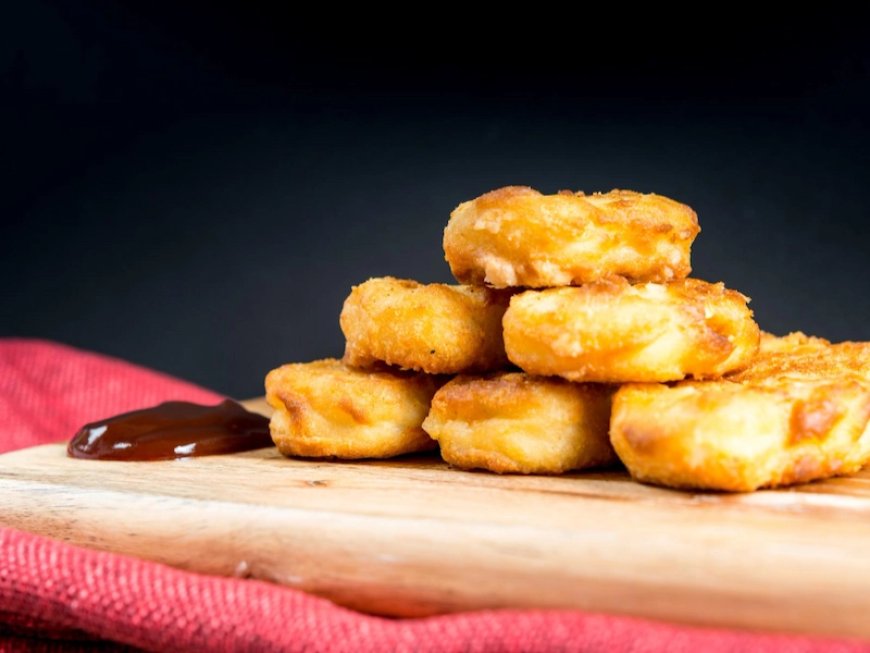 Cara Membuat Nugget Pisang Krispi dengan Toping Coklat dan Keju