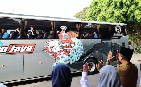 Bupati Kudus Lepas Jemaah Haji Kabupaten Kudus, Titip Doa untuk Kudus