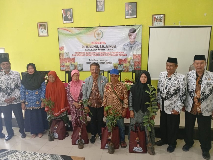 Ajak Masyarakat Limbangan Kendal Produktifkan Pekarangan, Senator Muhdi Dorong Penguatan Ketahanan Pangan Desa