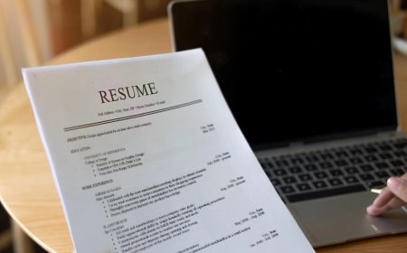 Apa Itu Resume? Definisi, Bedanya dari CV dan Cara Membuatnya