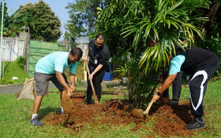 Sambut HUT ke-52 dan Hari Lingkungan Hidup, Patra Semarang Hotel & Convention Tanam 52 Pohon