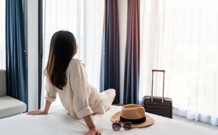 Apa Itu Staycation? Arti, Contoh Aktivitas, dan Tipsnya