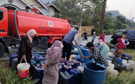 Saat Sumur Mengering, Harapan Datang Bersama Tangki Air: Jateng Sudah Salurkan Lebih dari 3 Juta Liter Air Bersih