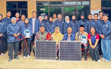 Edukasi Panel Surya Portabel, Tim Pengabdian UPGRIS Dorong Kemandirian Energi Desa Wisata Jatirejo