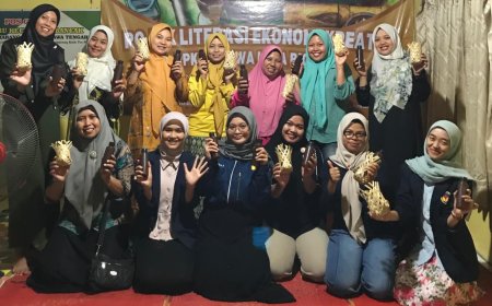 PPK Ormawa Himpunan Mahasiswa Pendidikan Biologi UPGRIS Gelar Pelatihan Diversifikasi Produk Sari Asem dan Besek Ikan di Desa Lembu Kabupaten Semarang