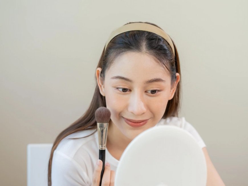 Cara Make Up Natural tapi Cantik untuk Pemula, Simpel!