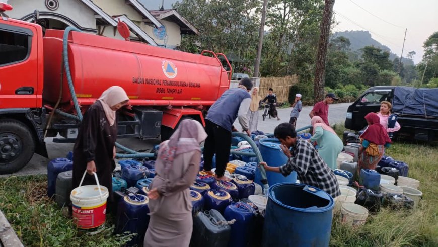 Saat Sumur Mengering, Harapan Datang Bersama Tangki Air: Jateng Sudah Salurkan Lebih dari 3 Juta Liter Air Bersih