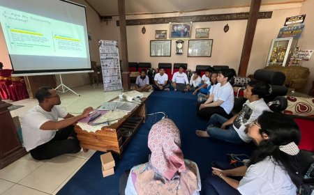Dosen USB dan STEKOM Berikan Pelatihan Biosekuriti kepada Peternak Ayam Petelur di Boyolali