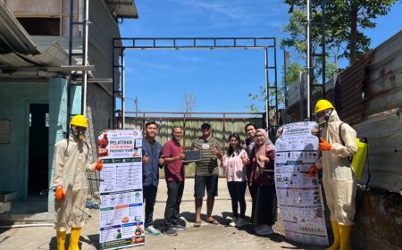 USB dan STEKOM Serahkan Teknologi Biosekuriti dan Sistem Informasi kepada Peternak Boyolali