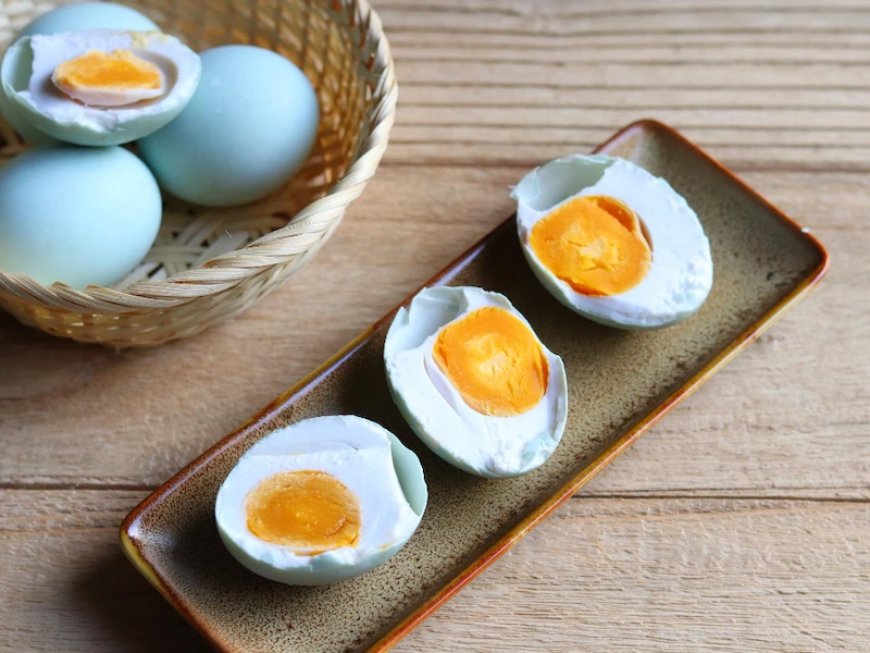 7 Cara Membuat Telur Asin Sendiri di Rumah, Enak dan Mudah!