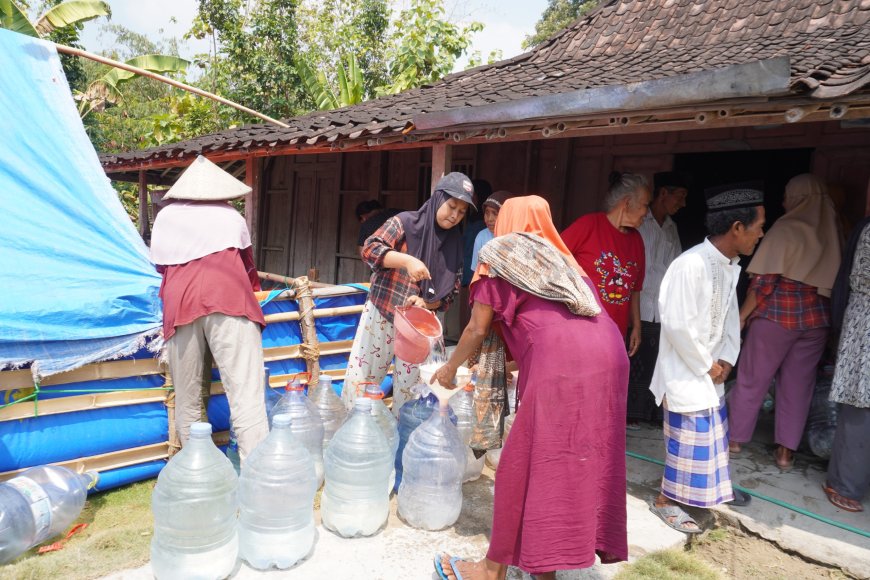 Tangani Kekeringan, Pemkab Sragen Salurkan Bantuan Air Bersih ke Desa Bagor